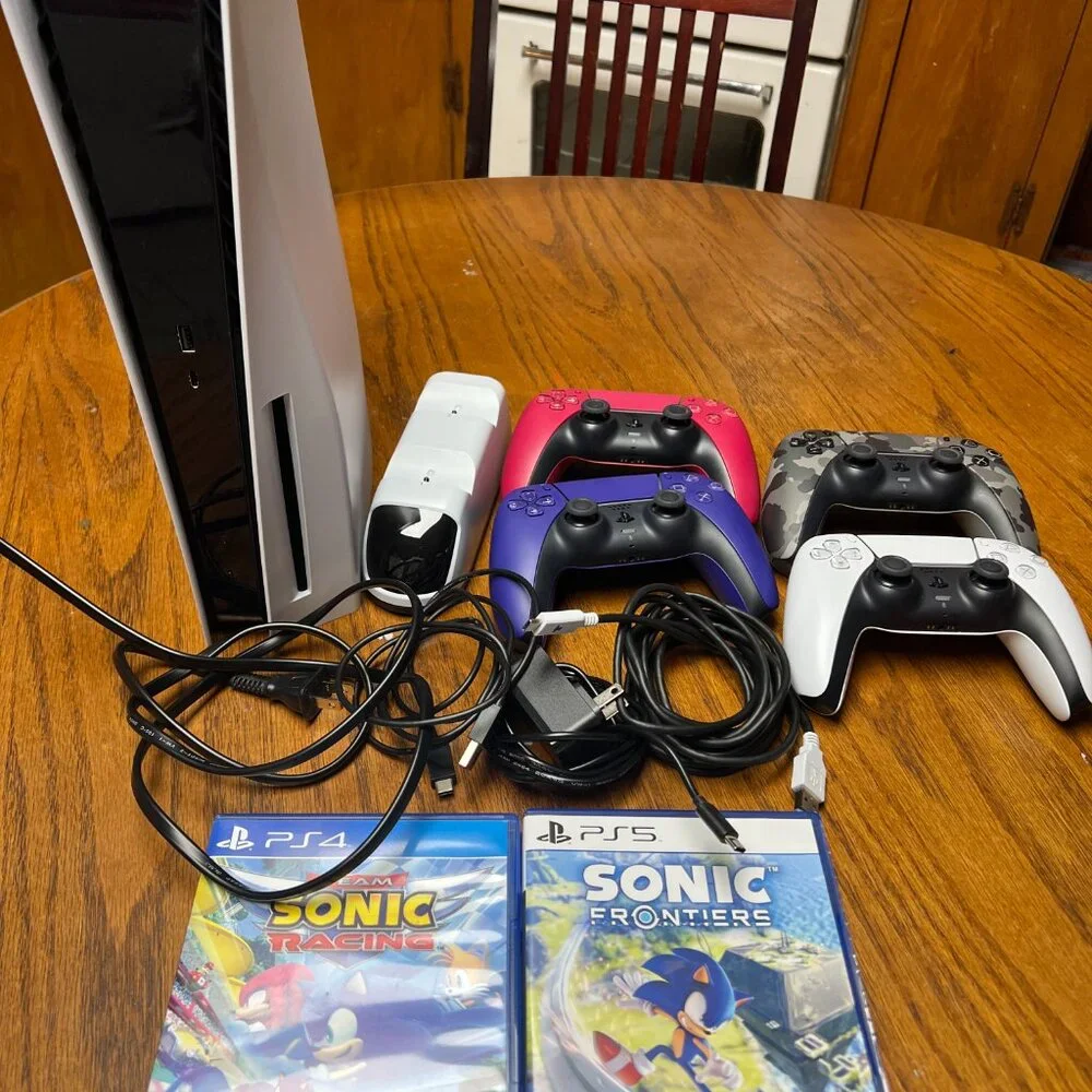 Playstation 5 (disc drive) w/ Accessories